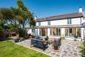 Dunes Farm, 5 min walk to beach, log fire, dog friendly, hot tub